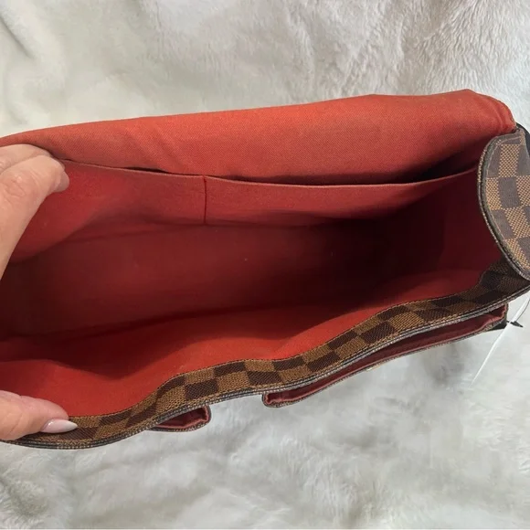 Louis Vuitton Damier Broadway Bag - Picture 5 of 17